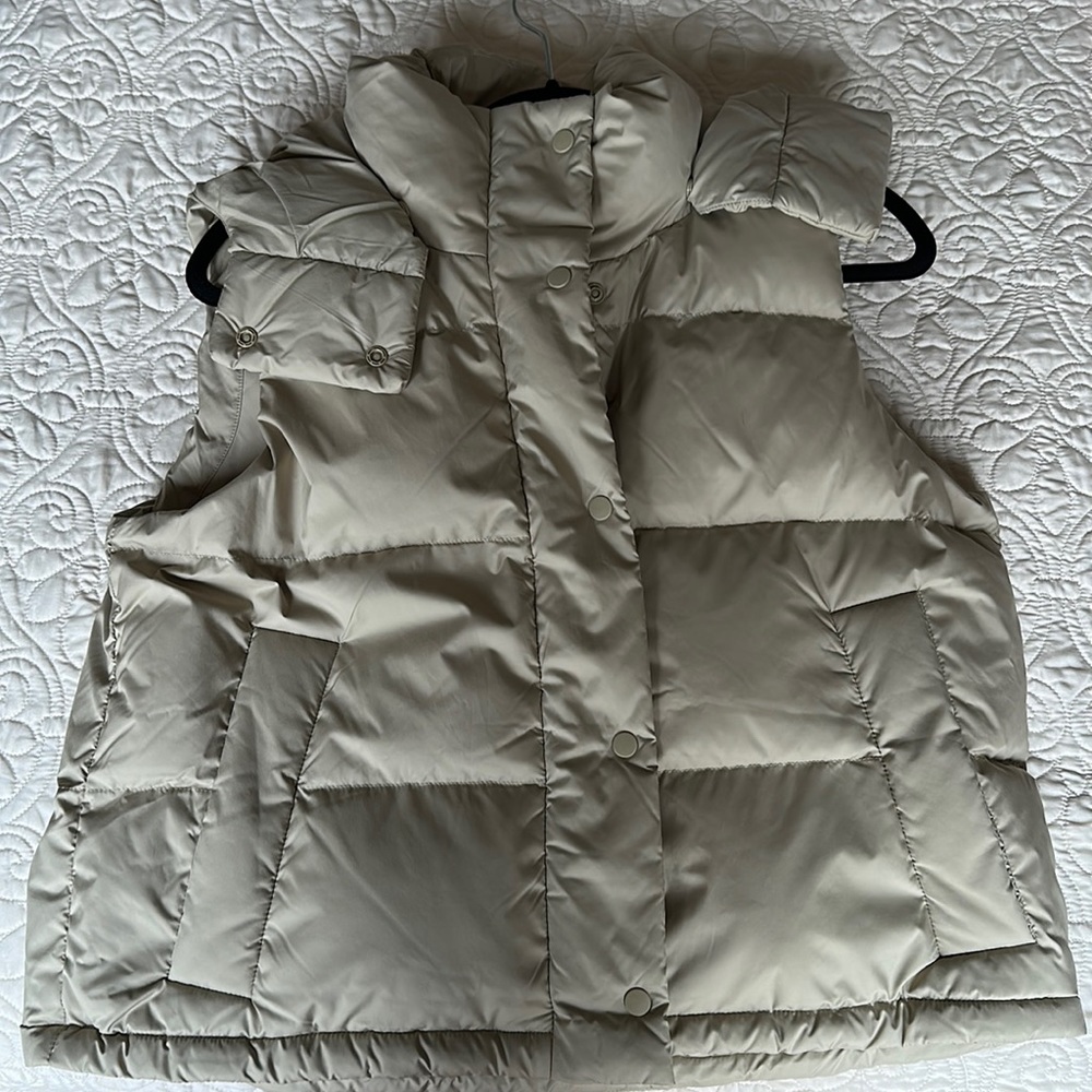 lululemon athletica Cream Puffer Vest